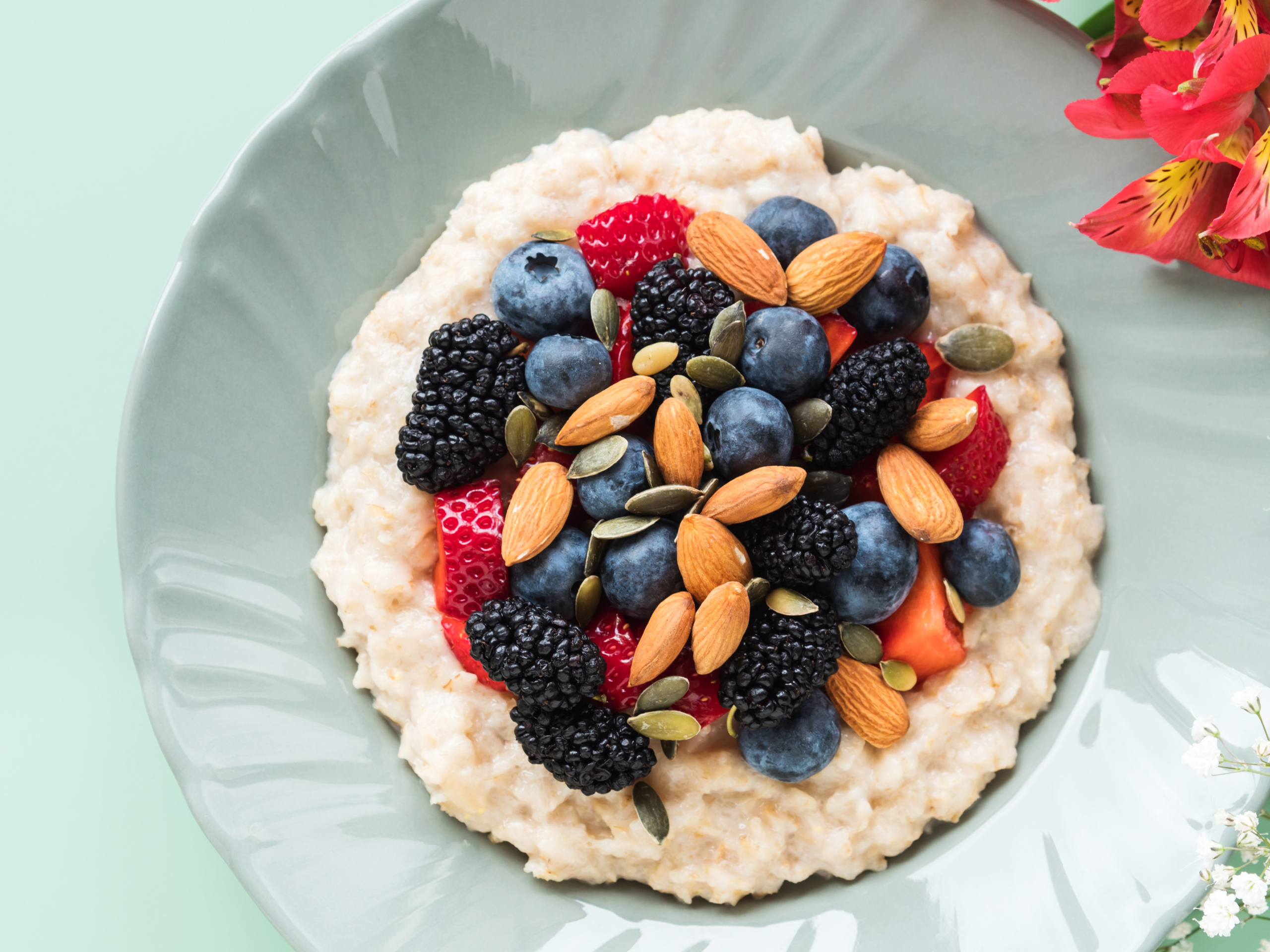 Oatmeal with Nut Butter and Berries