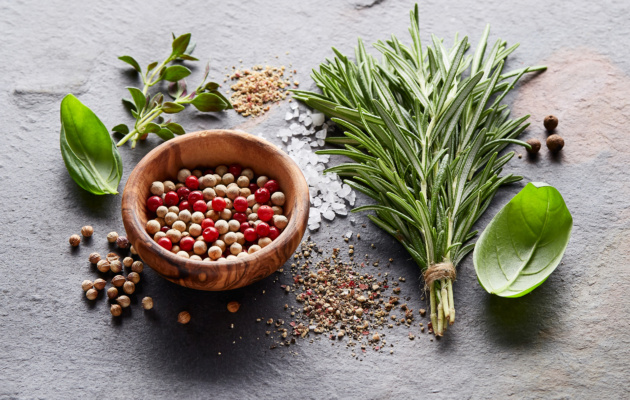 Burn Fat Naturally with These 13 Herbs and Spices