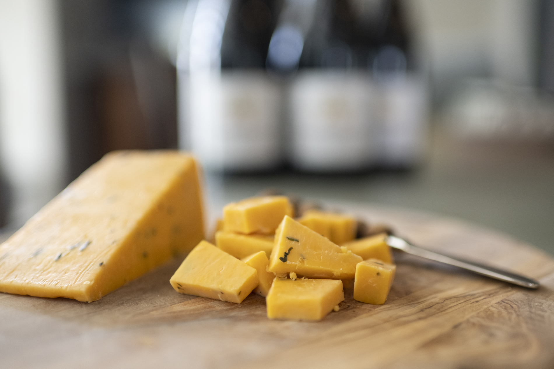 Sharp cheddar cheese slices