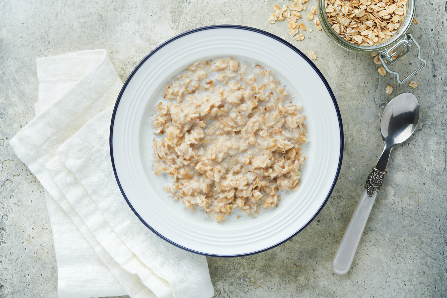 Oatmeal with strawberries