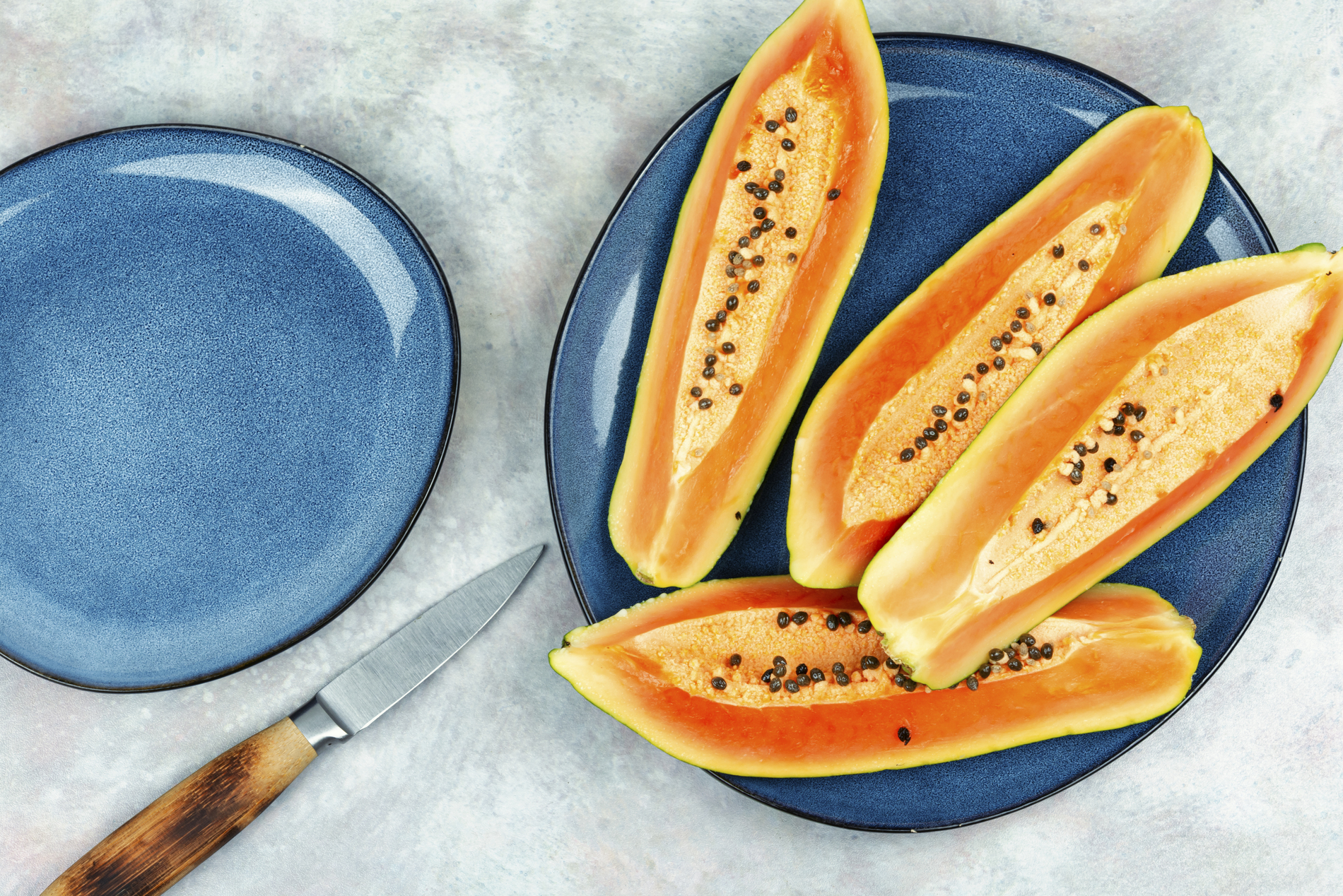 Fresh papaya slices