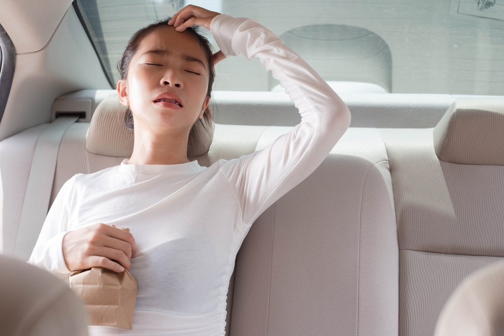 12 Evidence-Backed Ways to Dodge Motion Sickness