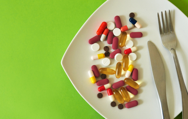 12 Medications You Shouldn’t Take on an Empty Stomach